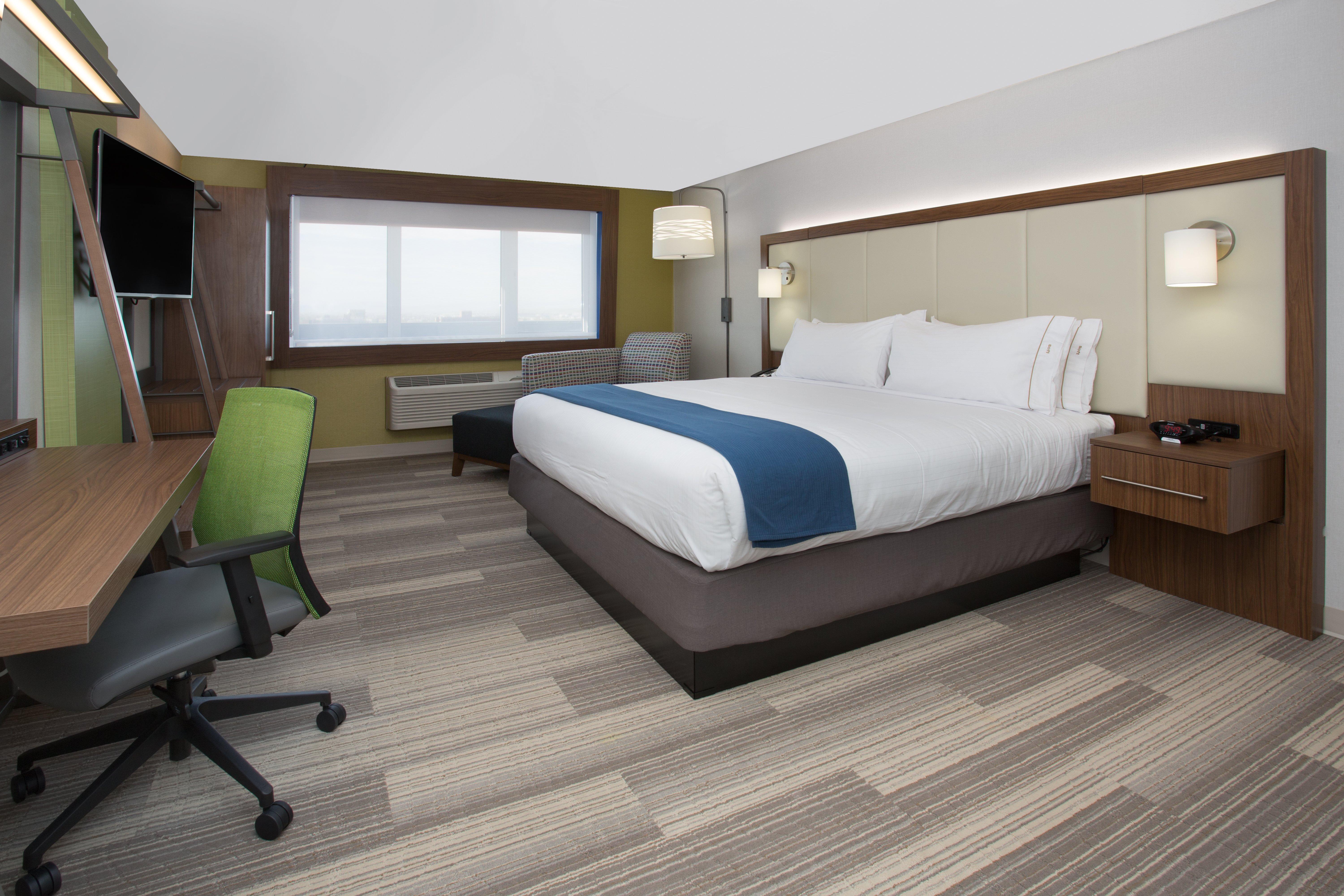 Holiday Inn Express & Suites Chicago North Shore - Niles By Ihg Exterior photo