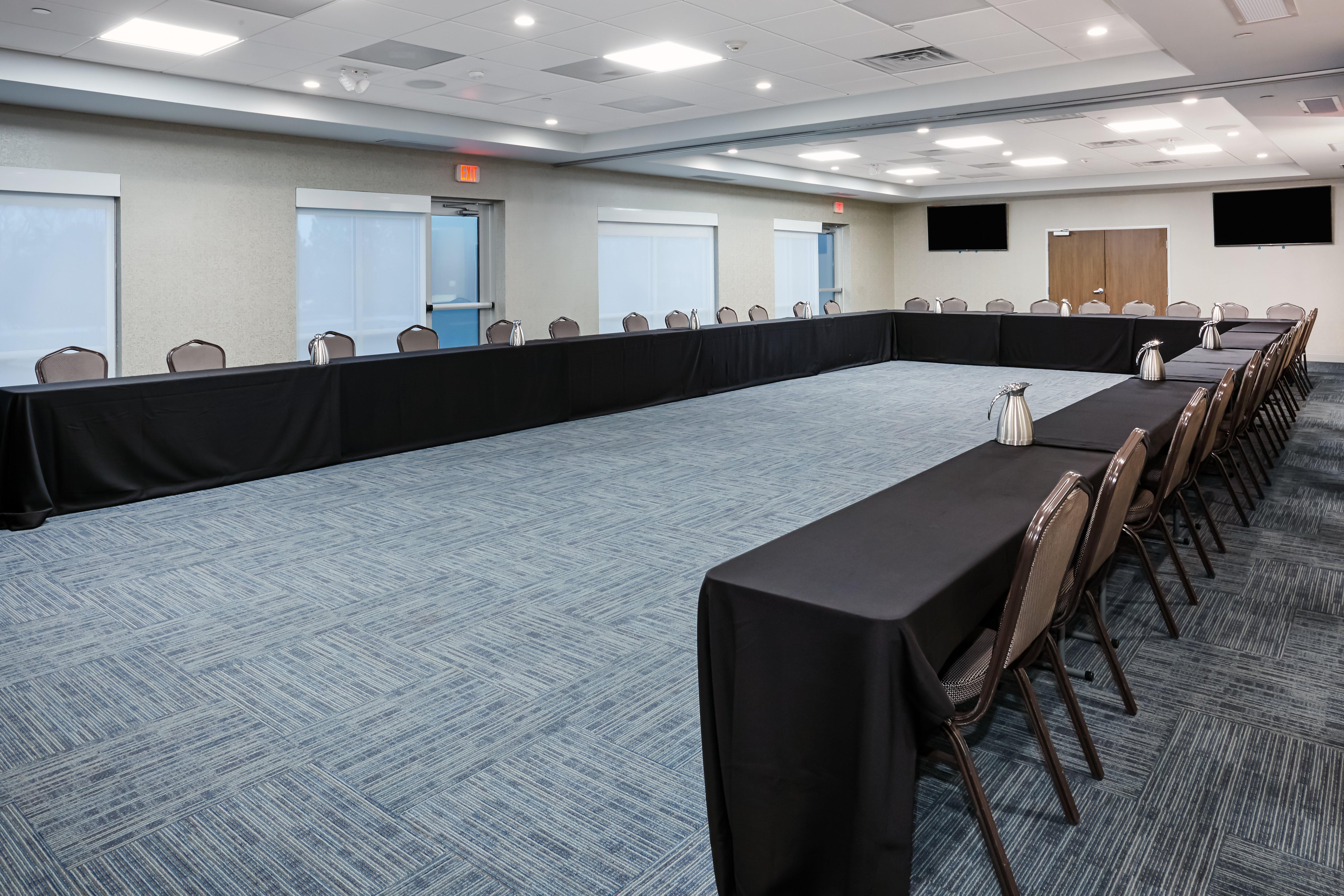 Holiday Inn Express & Suites Chicago North Shore - Niles By Ihg Exterior photo