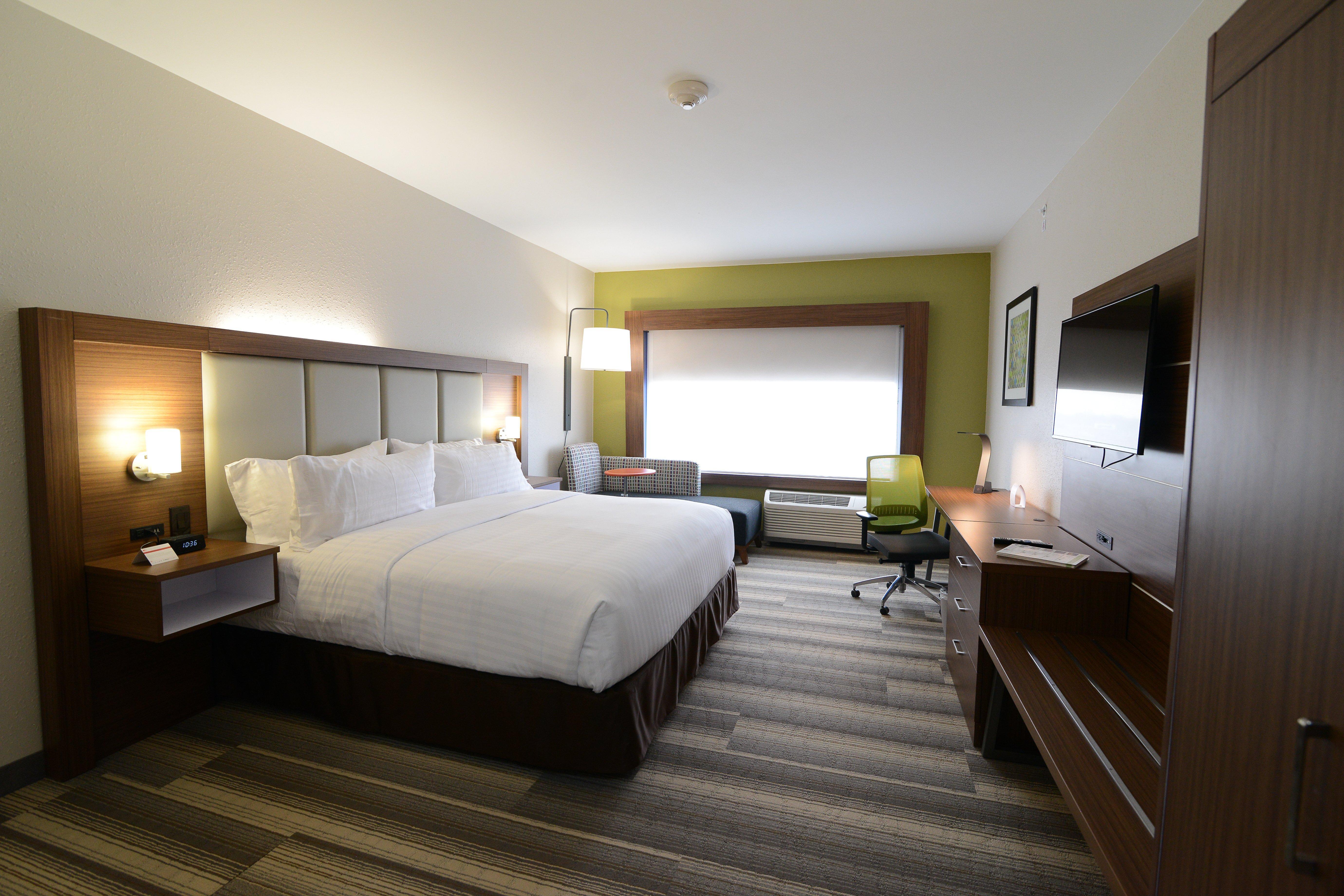 Holiday Inn Express & Suites Chicago North Shore - Niles By Ihg Exterior photo