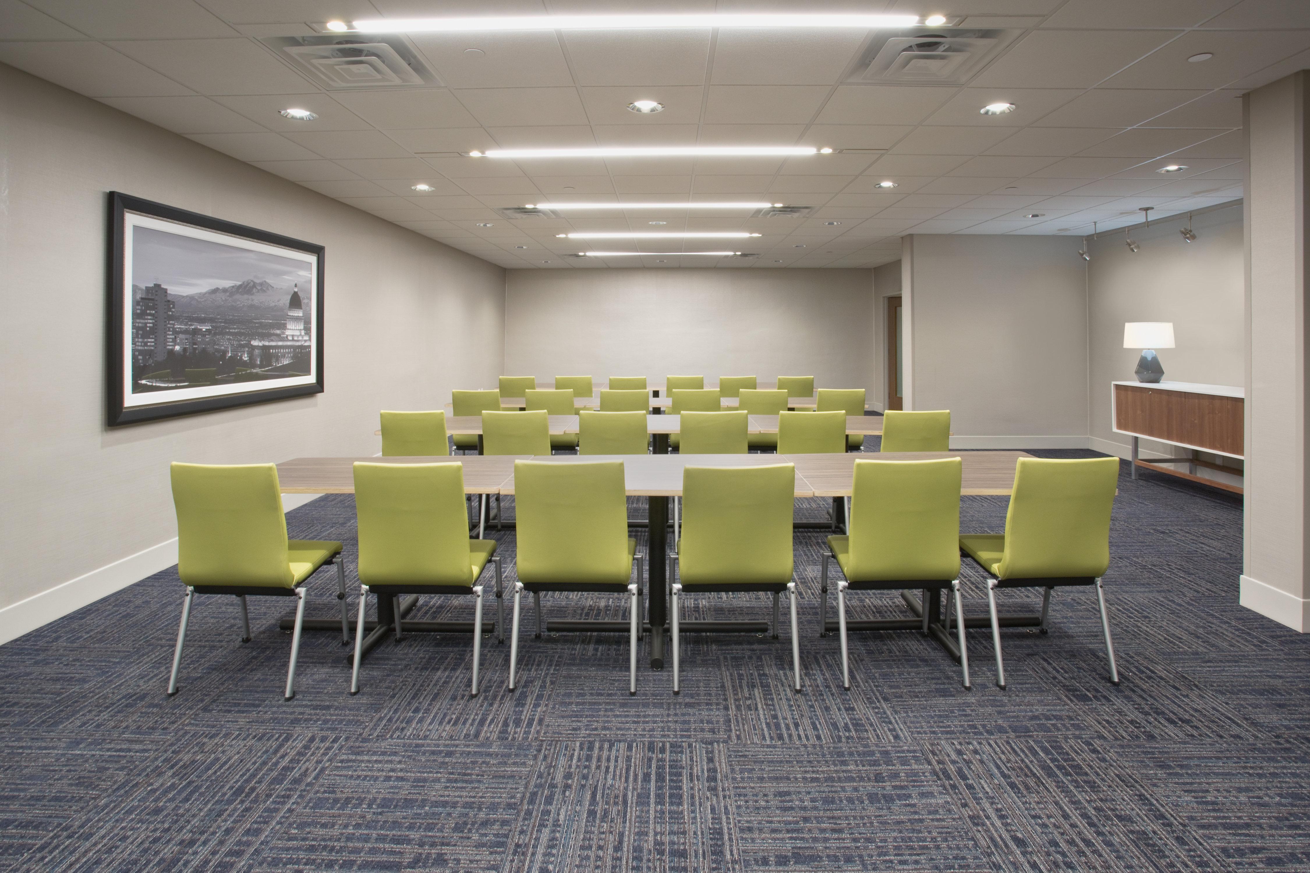 Holiday Inn Express & Suites Chicago North Shore - Niles By Ihg Exterior photo