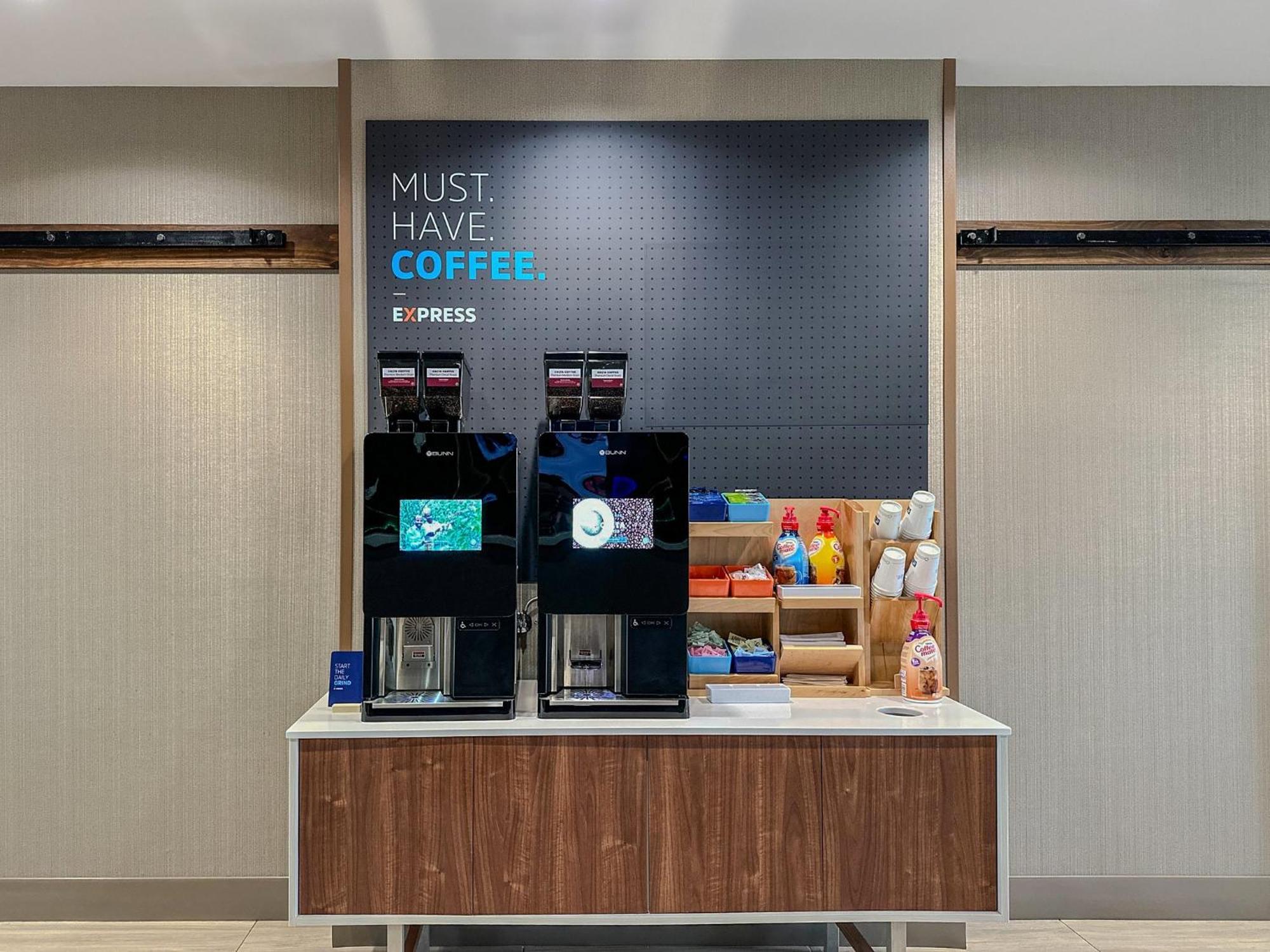 Holiday Inn Express & Suites Chicago North Shore - Niles By Ihg Exterior photo